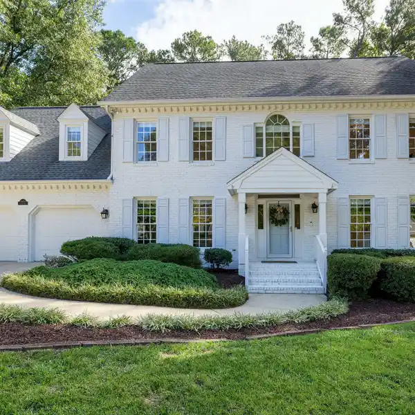 STUNNING HOME WITH GRAND INTERIORS