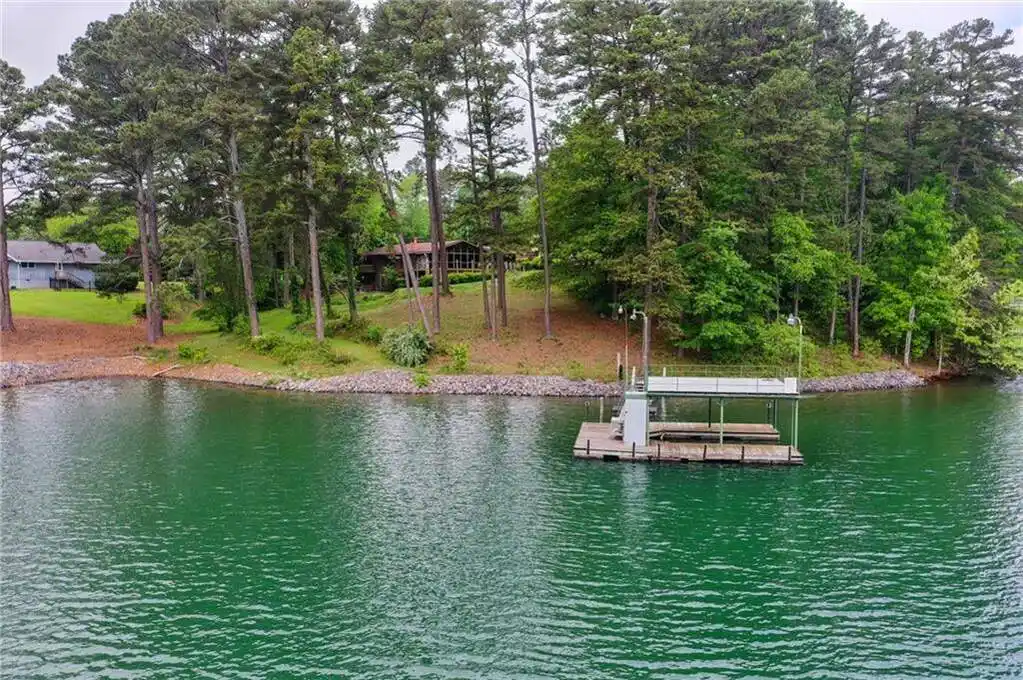Premium Point Property on Lake Lanier