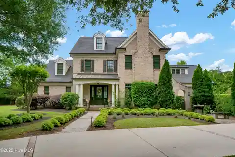 Luxury Living in the Heart of Landfall