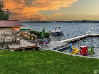 Laurelhurst Legacy Waterfront Home