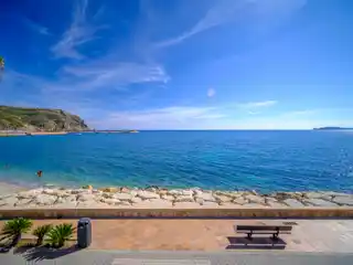 Front Line Home with Fantastic Bay Views