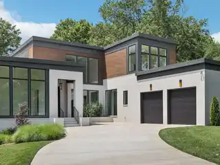 Exquisite Modern Residence in Oak Hill