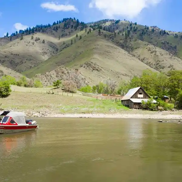 GORGEOUS RANCH ON THE MAIN SALMON RIVER