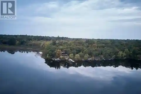 Secluded Lakefront Gem on Sparrow Lake