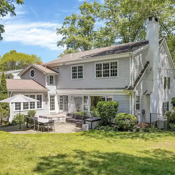 WONDERFUL RIVERSIDE HOME