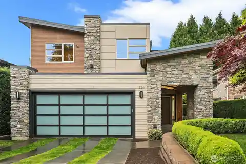 Thoughtful Elegance in an Exceptional Location
