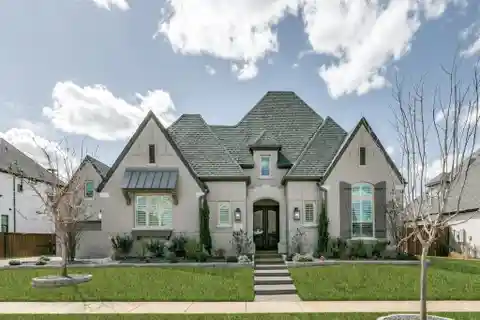 Exquisite Home in the Peninsula of Windsong Ranch