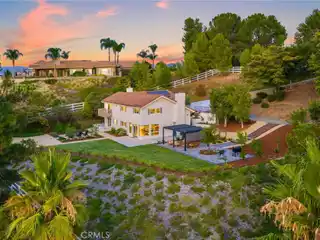 Beautifully Remodeled Meadowview Retreat with Owned Solar