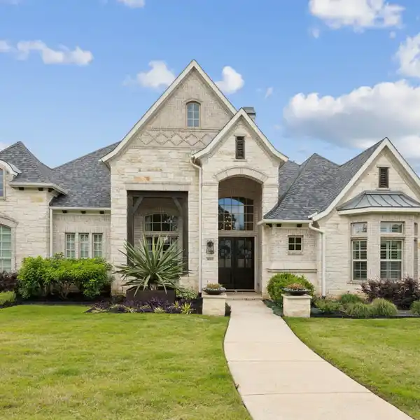 RARE ONE-STORY HOME WITH POOLSIDE PERFECTION