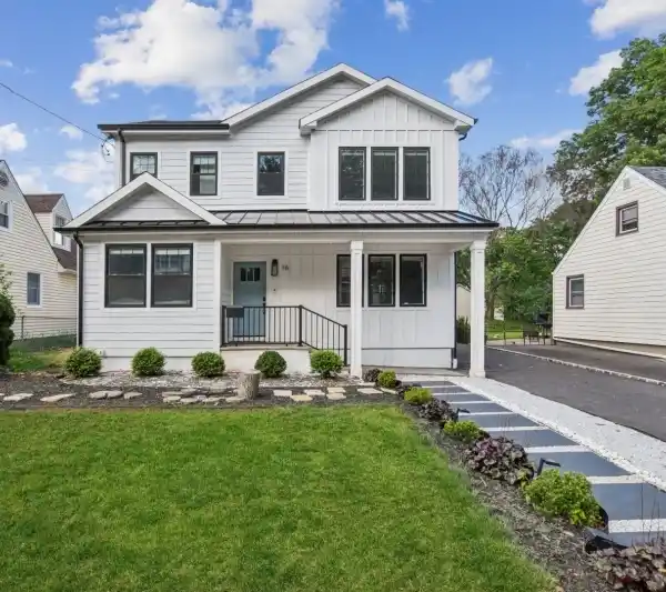 FULLY RENOVATED BEAUTY
