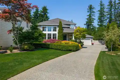 East Facing & Immaculately Kept Cul De Sac Home