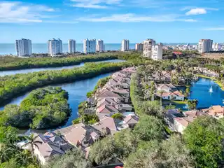 Beautifully Renovated Villa in Vizcaya at Bay Colony