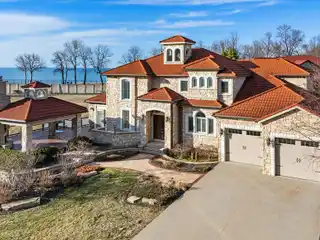 Elegance and Tranquility Overlooking the Lake