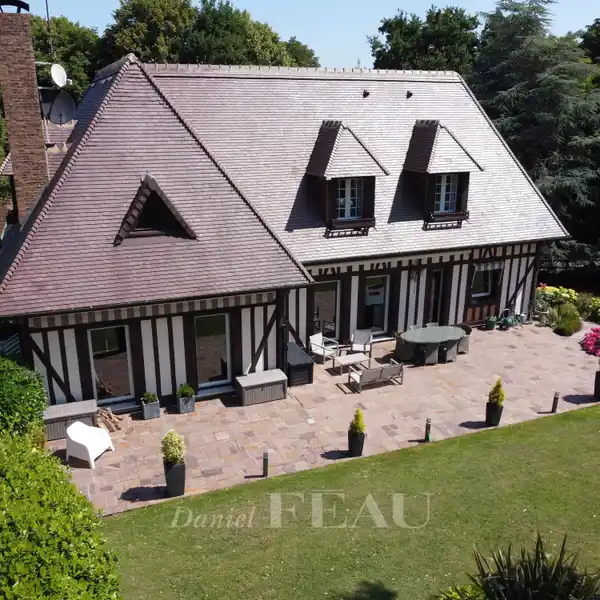 SERENE DEAUVILLE PROPERTY WITH PRIVATE GARDENS