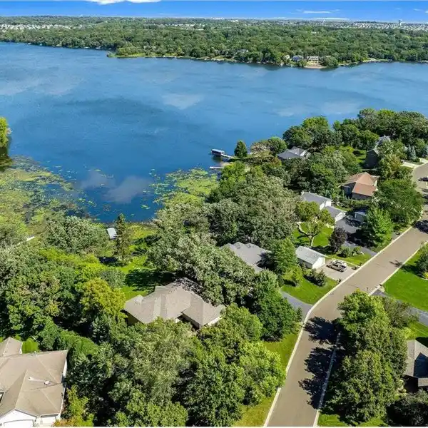 GORGEOUS PROPERTY ON LAKE MARION