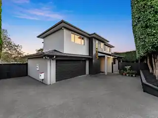 Sunlit Sanctuary Overlooking Crossfield Reserve