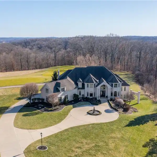 GORGEOUS CUSTOM GOLF COURSE HOME