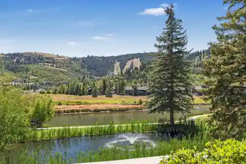 Special Fawngrove Condo