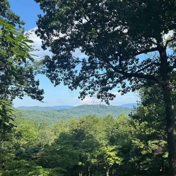 REMARKABLE OFF-THE-GRID SANCTUARY