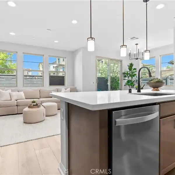 UPGRADED JUNIPER HOME WITH PRIVATE OPEN-SKY VIEWS