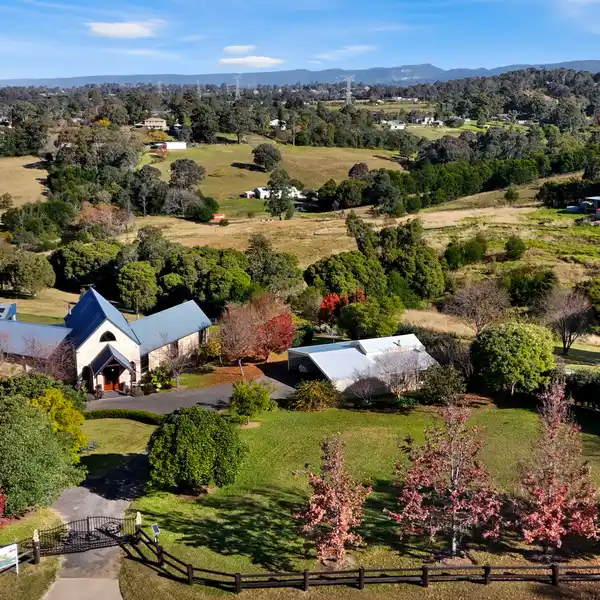 MAGICAL 10-ACRE PROPERTY