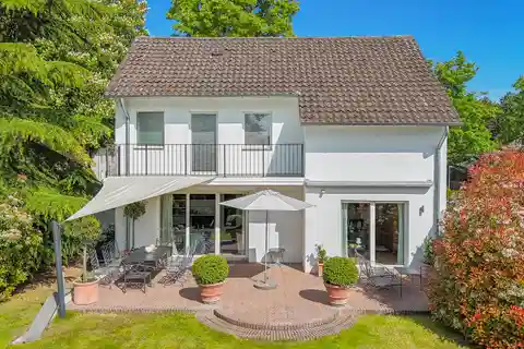Stylish Home on a Spacious Plot