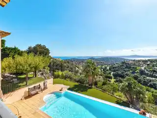 Stunning Provençal Villa in a Peaceful Setting
