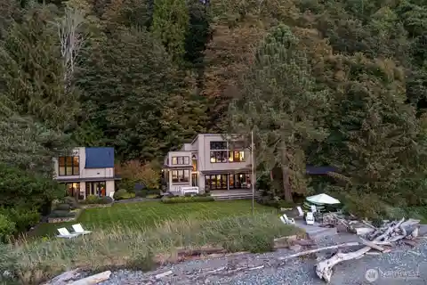 Unparalleled Waterfront Luxury and Privacy