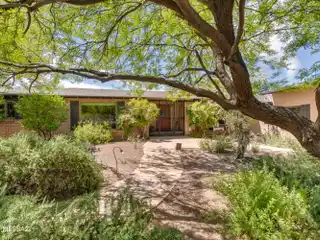 Private Hilltop with Amazing Views