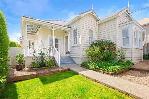 Beautifully Presented 1910 Devonport Family Villa