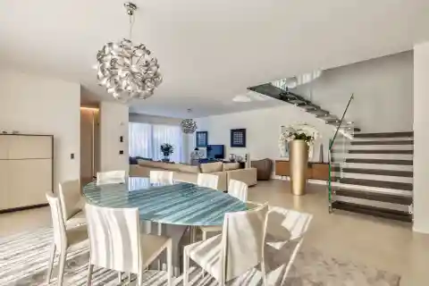 Beautiful Modern Home with Views