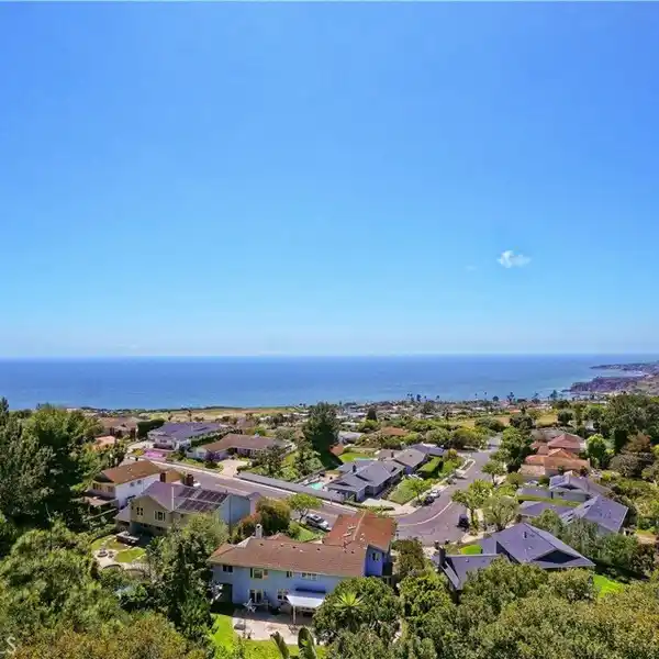 SPECIAL HOME WITH FABULOUS OCEAN VIEWS