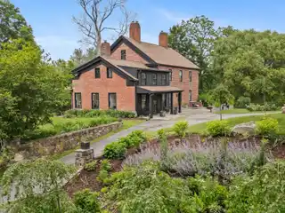 Exquisitely Restored 1750 Colonial Farmhouse
