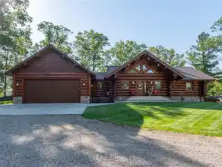 Custom Log Home on Fish Trap Lake