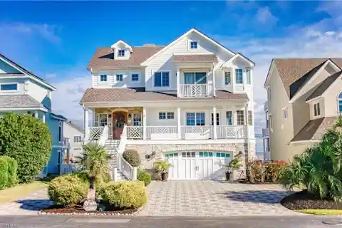 Beautifully Renovated Home in the Pointe at Salt Ponds