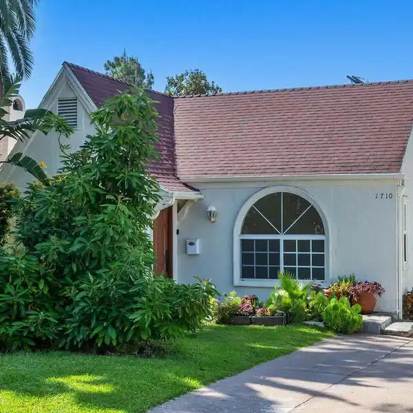 MODERN COMFORT MEETS TIMELESS VERDUGO CHARM