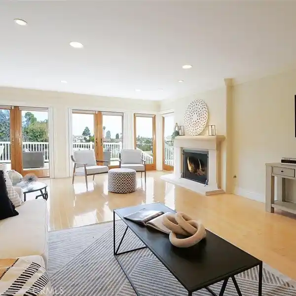 BEAUTIFUL CITY VIEW HOME
