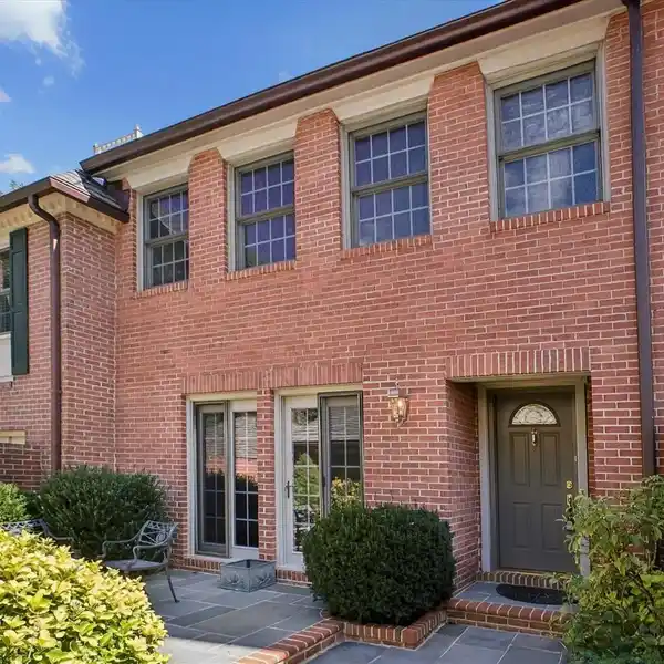 STUNNING HOME IN MARCEY CREEK