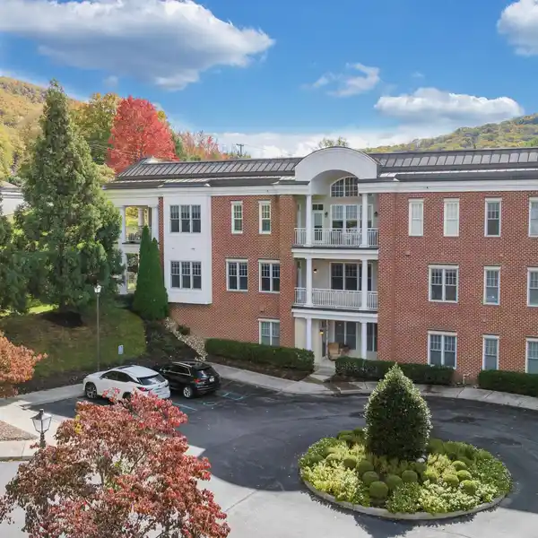 EXPANSIVE CONDO WITH TIMELESS ELEGANCE AND COMFORT