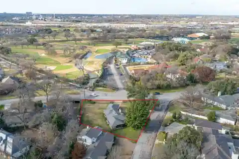 Sizable Corner Lot on Colonial Parkway