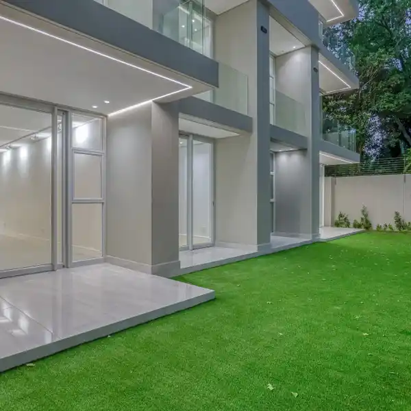 MELROSE ESTATE LUXURY GARDEN APARTMENT