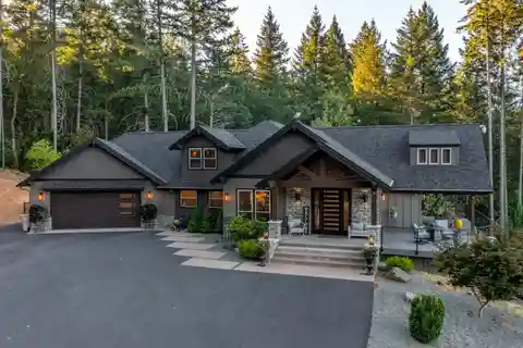 Custom Mountain Lodge Retreat