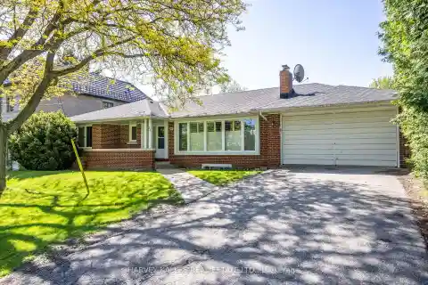 Charming Bungalow with Flexible Future Options