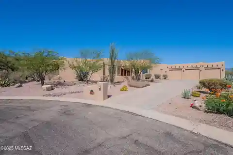 Santa Fe-Style Retreat in the Foothills