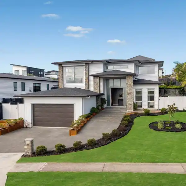 VAST MODERN SANCTUARY BY PINE HARBOUR