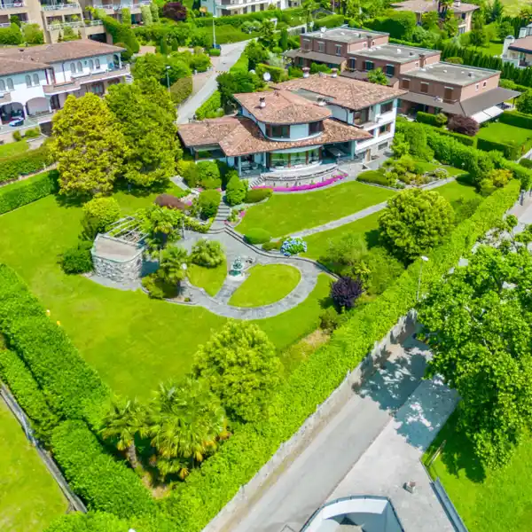 MEDITERRANEAN VILLA WITH BREATHTAKING LAKE VIEWS