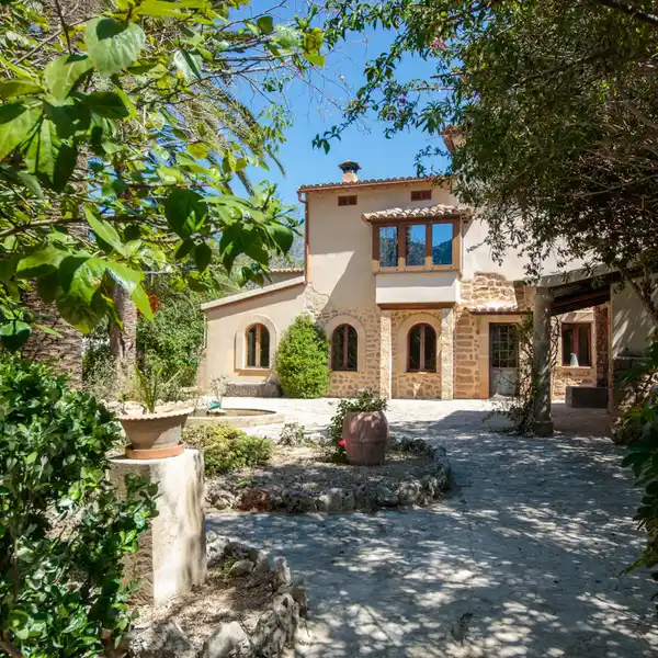 GORGEOUS PROPERTY LOCATED IN THE ORANGE VALLEY