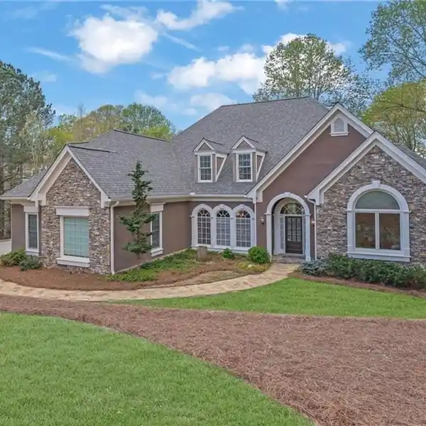 WONDERFULLY DESIGNED CUSTOM HOME IN ROSWELL