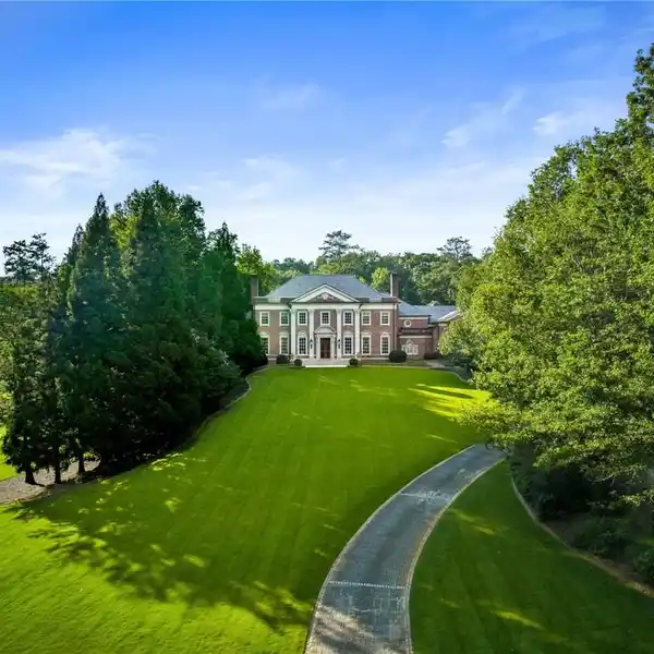 EXTRAORDINARY ESTATE ON OVER 12 ACRES