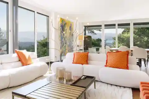 An Elegant Residence at Zürichberg